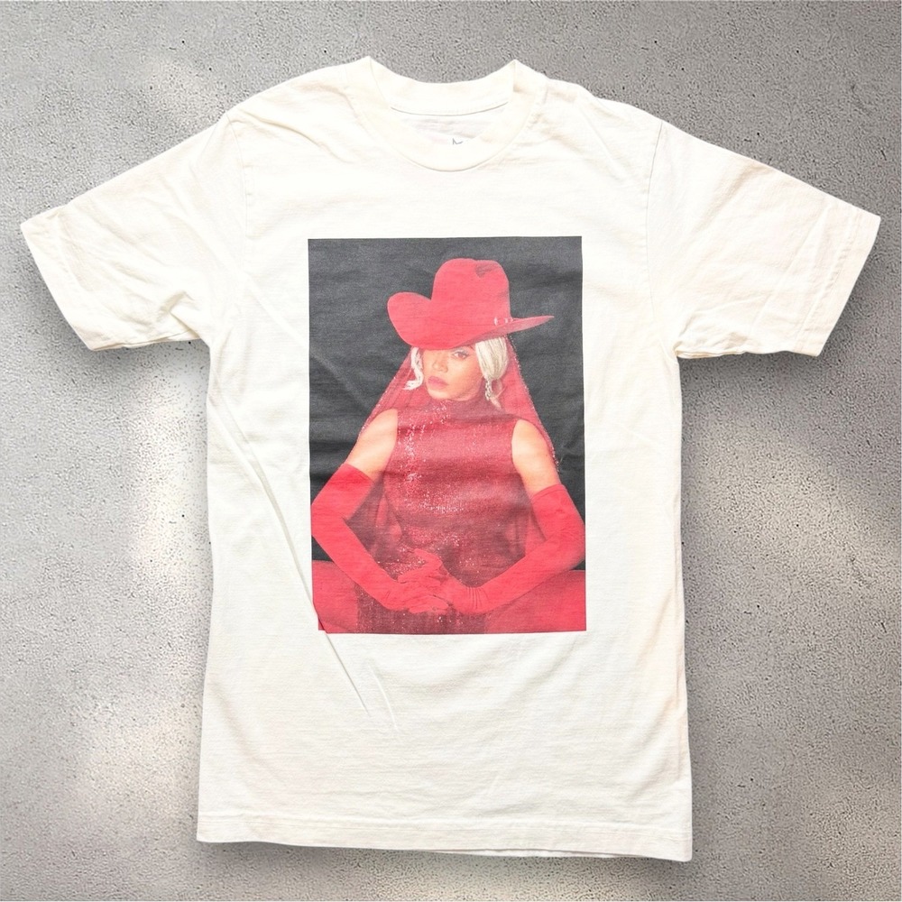 Beyonce CCT2025 Los Angeles Graphic T-Shirt Cream‎ Red Cowboy Hat Mens Small